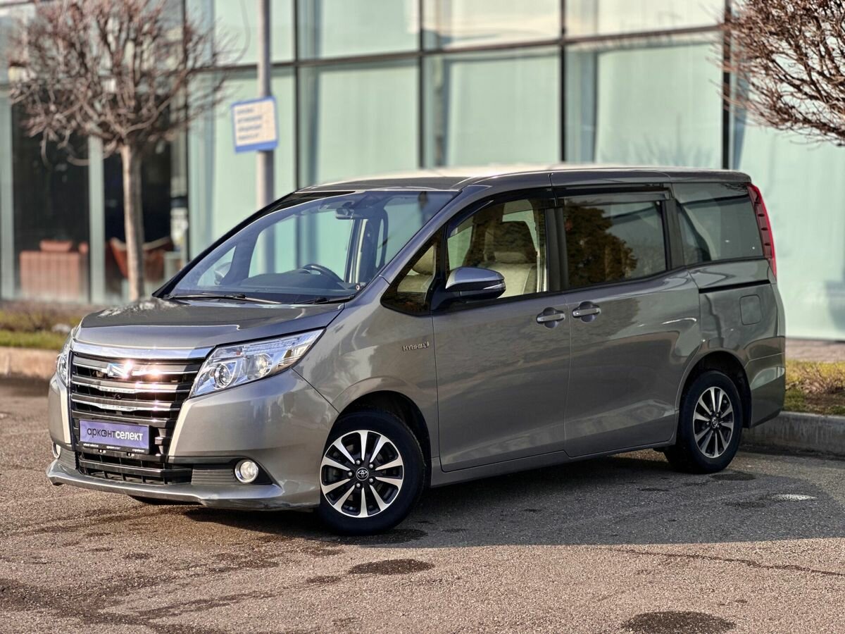 Toyota Noah III (R80)