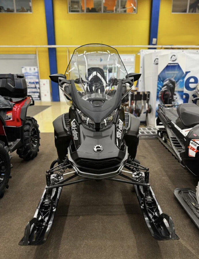 BRP Ski-Doo Expedition 900