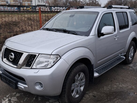 2011 Nissan Pathfinder III Рестайлинг, серебристый, 1400000 рублей - вид 4