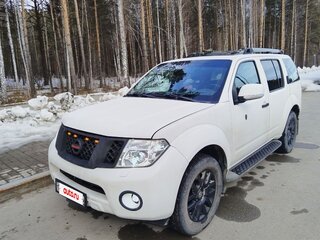 2012 Nissan Pathfinder III Рестайлинг, белый, 2100000 рублей, вид 1