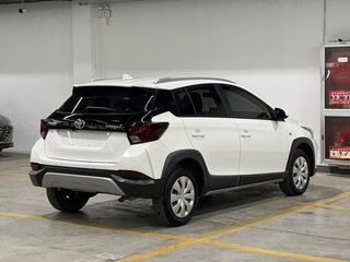 2023 Toyota Yaris L XP150 Рестайлинг, белый, 1370000 рублей, вид 2
