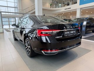 2025 Skoda Superb III Рестайлинг, чёрный, 3250000 рублей, вид 5
