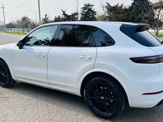 2021 Porsche Cayenne III, белый, 6850000 рублей, вид 4