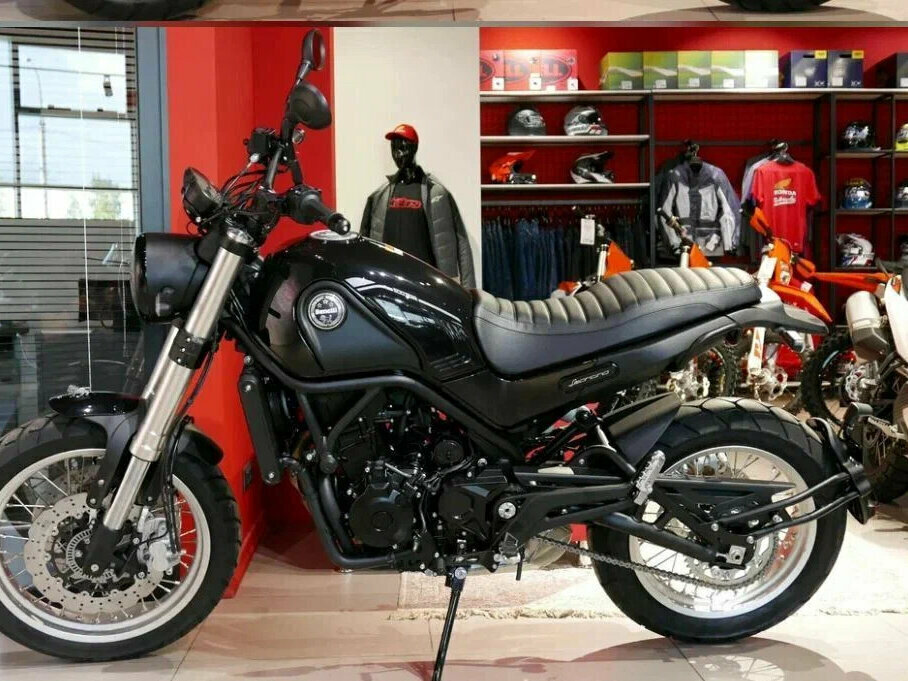 Benelli Leoncino 500 Trail