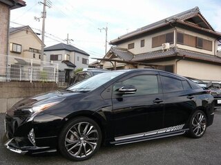 2018 Toyota Prius IV (XW50), чёрный, 1550000 рублей, вид 1