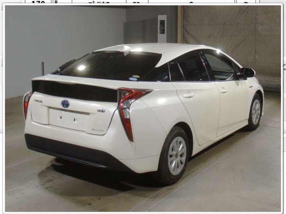 2016 Toyota Prius IV (XW50), белый, 1490000 рублей - вид 4