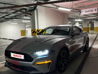 2021 Ford Mustang VI Рестайлинг, серебристый, 3200000 рублей, вид 1