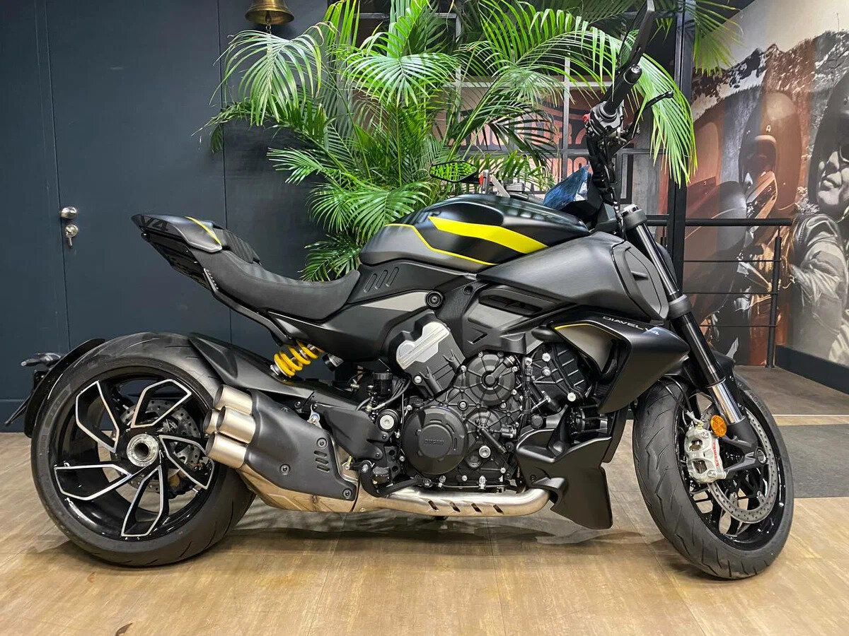 Ducati Diavel V4