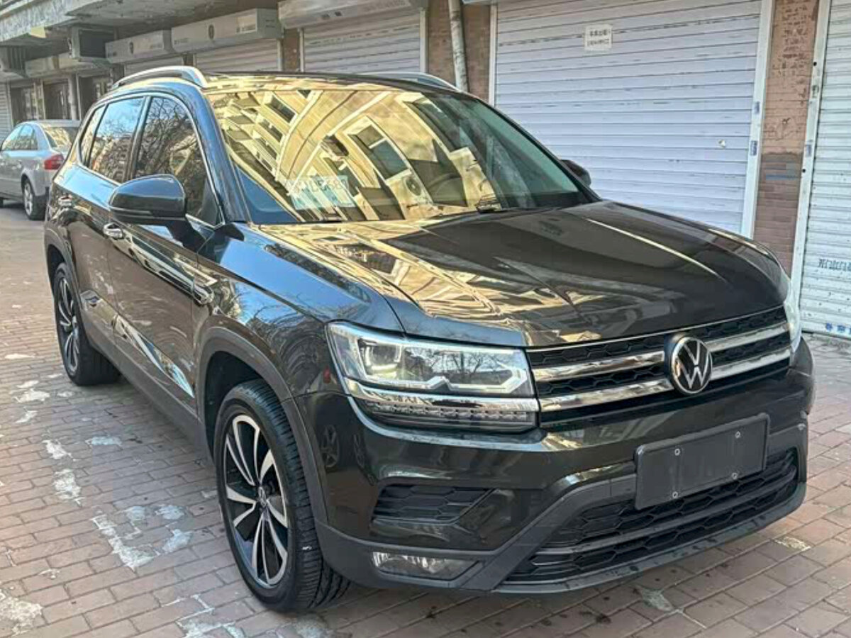 Volkswagen Tharu I