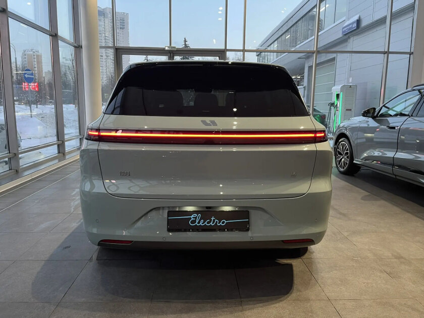 Li Auto (Lixiang) L6