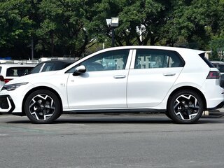 2025 Volkswagen Golf R VIII Рестайлинг, белый, 5580000 рублей, вид 4