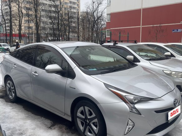 2016 Toyota Prius IV (XW50), серый, 1850000 рублей - вид 1