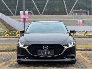 2023 Mazda 3 Axela IV (BP), чёрный, 1490000 рублей, вид 2