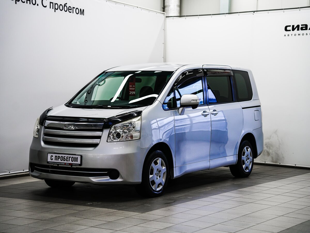Toyota Noah II (R70)