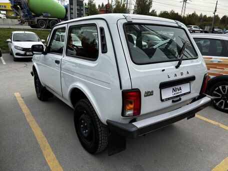 2025 Lada (ВАЗ) Niva Legend, белый, 1099000 рублей, вид 4