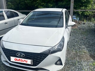 2021 Hyundai Solaris II Рестайлинг, белый, 900000 рублей, вид 1