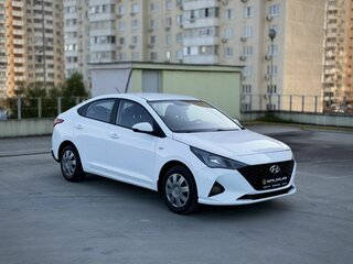 2020 Hyundai Solaris II Рестайлинг, белый, 840000 рублей, вид 1