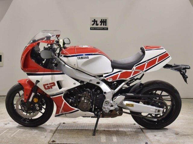 Yamaha XSR900