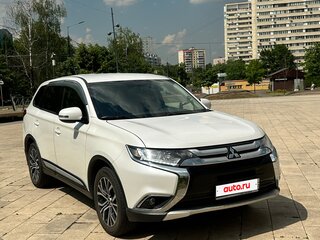 2015 Mitsubishi Outlander III Рестайлинг 2, белый, 1500000 рублей, вид 1