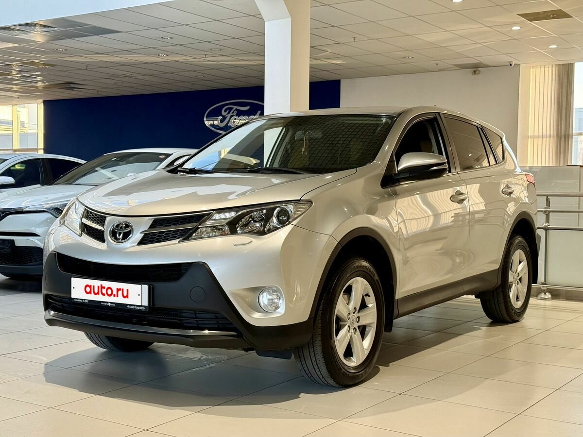Toyota RAV4 IV (XA40)