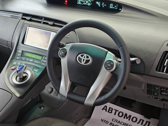 2011 Toyota Prius III (XW30), красный, 999000 рублей - вид 11