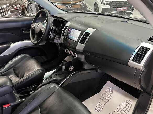 2008 Mitsubishi Outlander II, бежевый, 1097000 рублей - вид 14