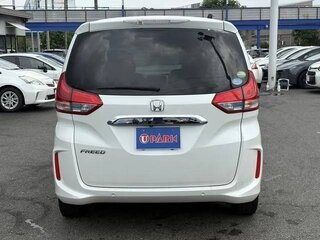 2022 Honda Freed II Рестайлинг, белый, 1400000 рублей, вид 3