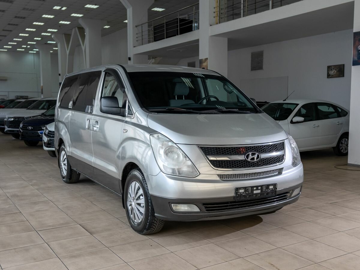 Hyundai Grand Starex I