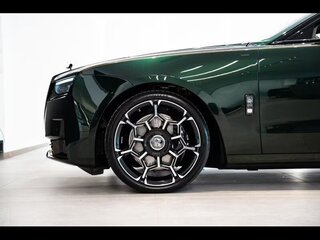 2025 Rolls-Royce Ghost Black Badge II Рестайлинг (Series II), зелёный, 44690032 рублей, вид 5