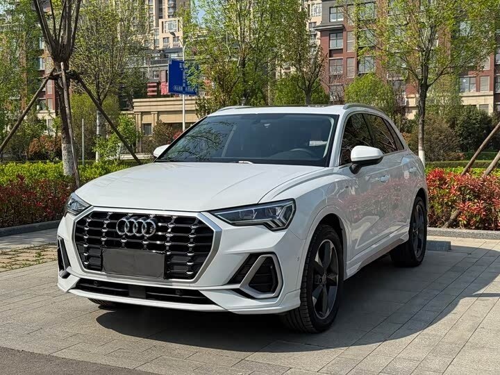 Audi Q3 II (F3)