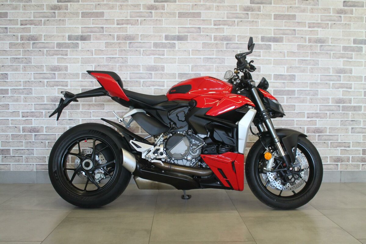Ducati Streetfighter V2