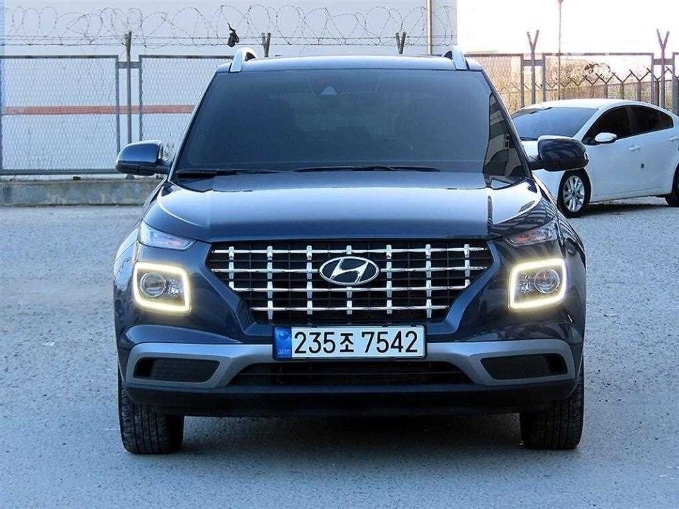 Hyundai Venue I