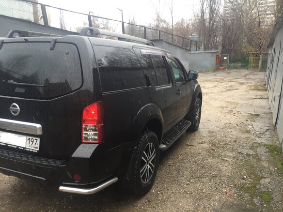 2011 Nissan Pathfinder III Рестайлинг, чёрный - вид 5