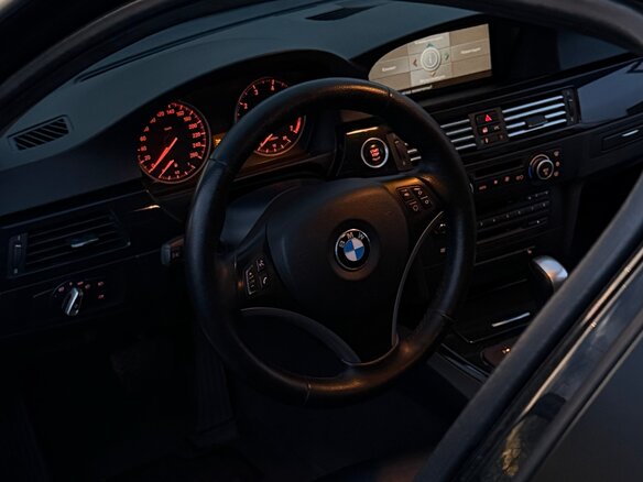 2009 BMW 3 серии 320i V (E90/E91/E92/E93) Рестайлинг, чёрный, 1150000 рублей - вид 12