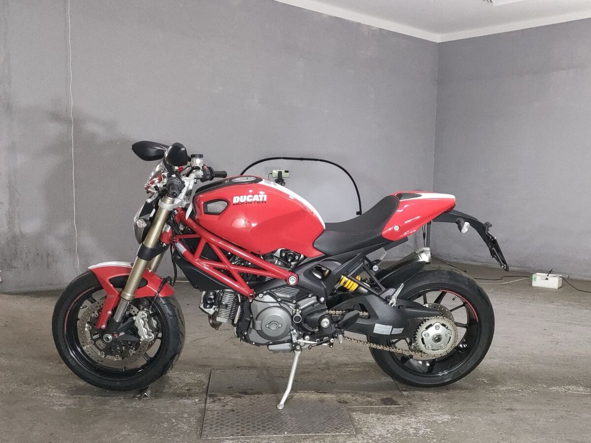 Ducati Monster 1100