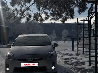 2009 Toyota Prius III (XW30), серебристый, 950000 рублей, вид 1
