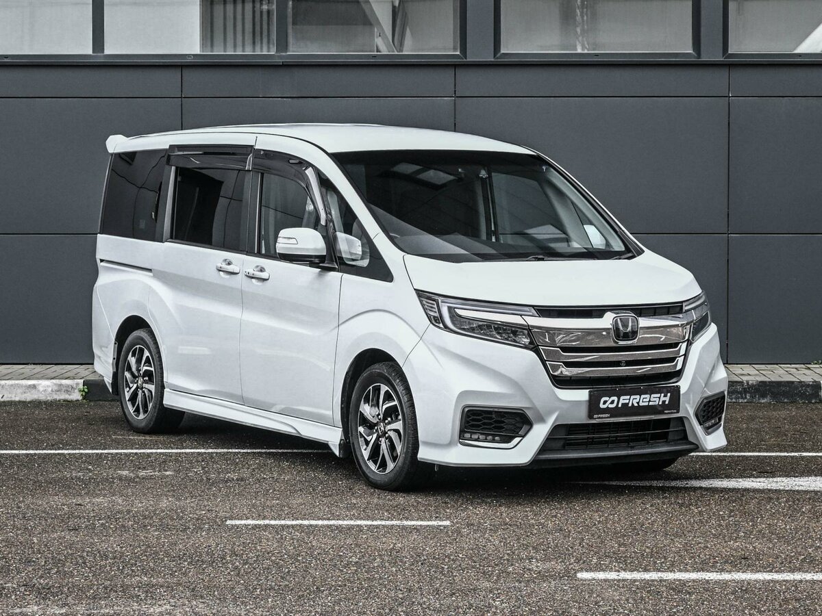 Honda Stepwgn Spada V Рестайлинг