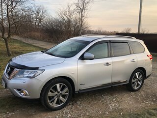 2015 Nissan Pathfinder IV, серебристый, 2000000 рублей, вид 1