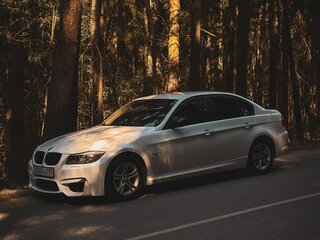 2009 BMW 3 серии 320i V (E90/E91/E92/E93) Рестайлинг, белый, 999999 рублей, вид 1