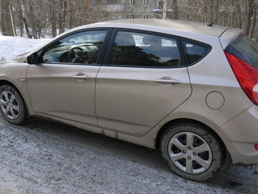 Hyundai Solaris бежевый металлик