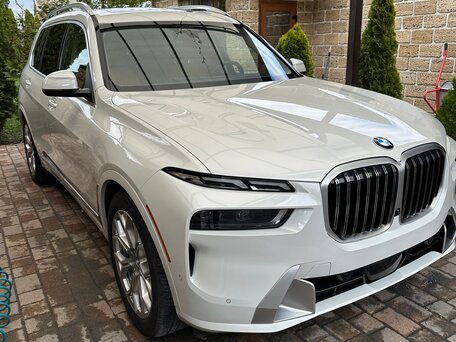 2025 BMW X7 40i I (G07) Рестайлинг, белый, 15800000 рублей, вид 2