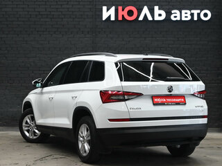 2019 Skoda Kodiaq I, белый, 2200000 рублей, вид 4