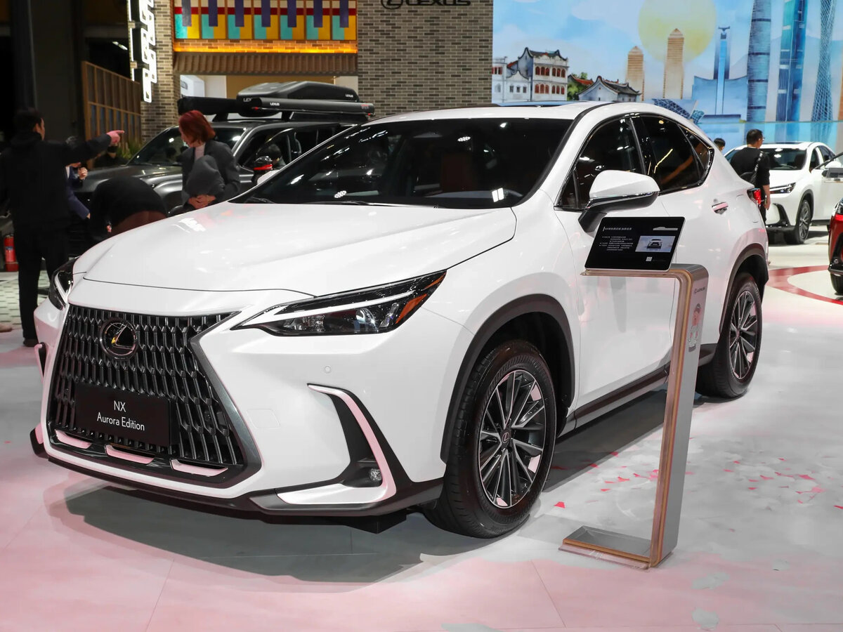 Lexus NX 200 II