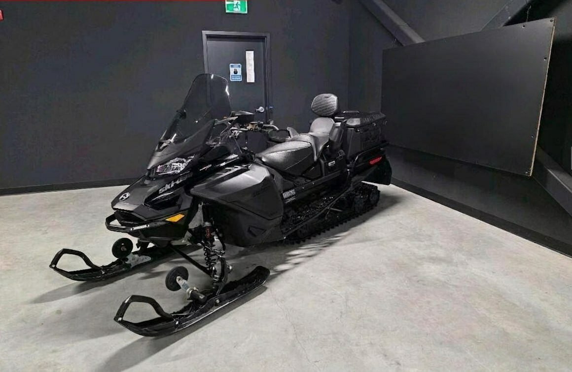 BRP Ski-Doo Expedition 900