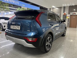 2023 Kia Niro II, синий, 1560000 рублей, вид 4