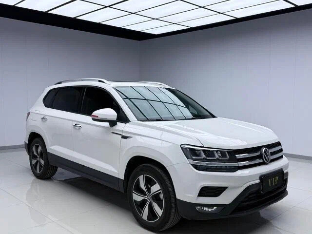 Volkswagen Tharu I
