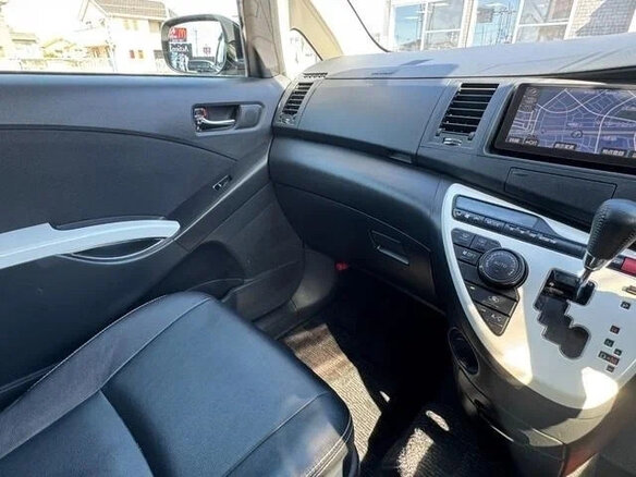 2017 Toyota ISis I Рестайлинг, чёрный, 1090333 рублей - вид 15