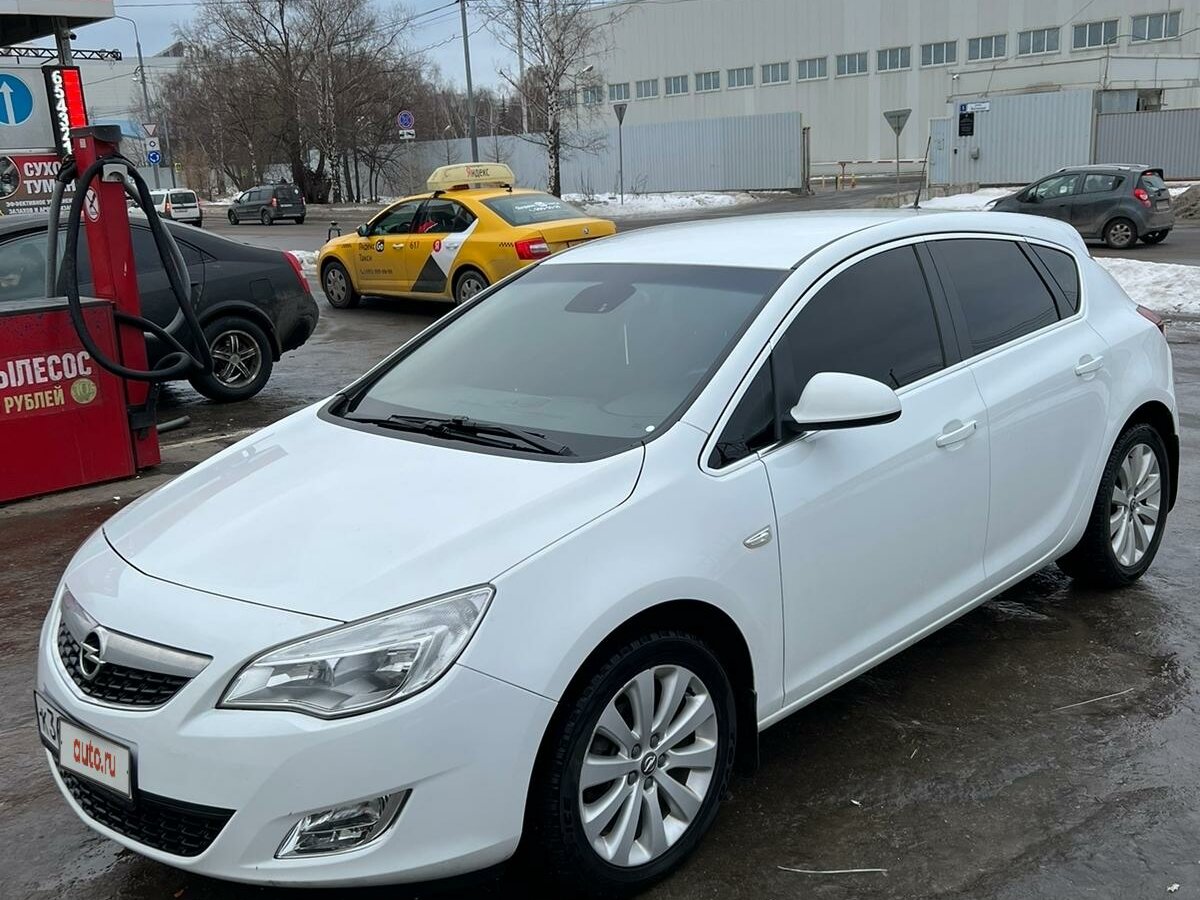 Купить б/у Opel Astra J 1.4 AT (140 л.с.) бензин автомат в Москве ...