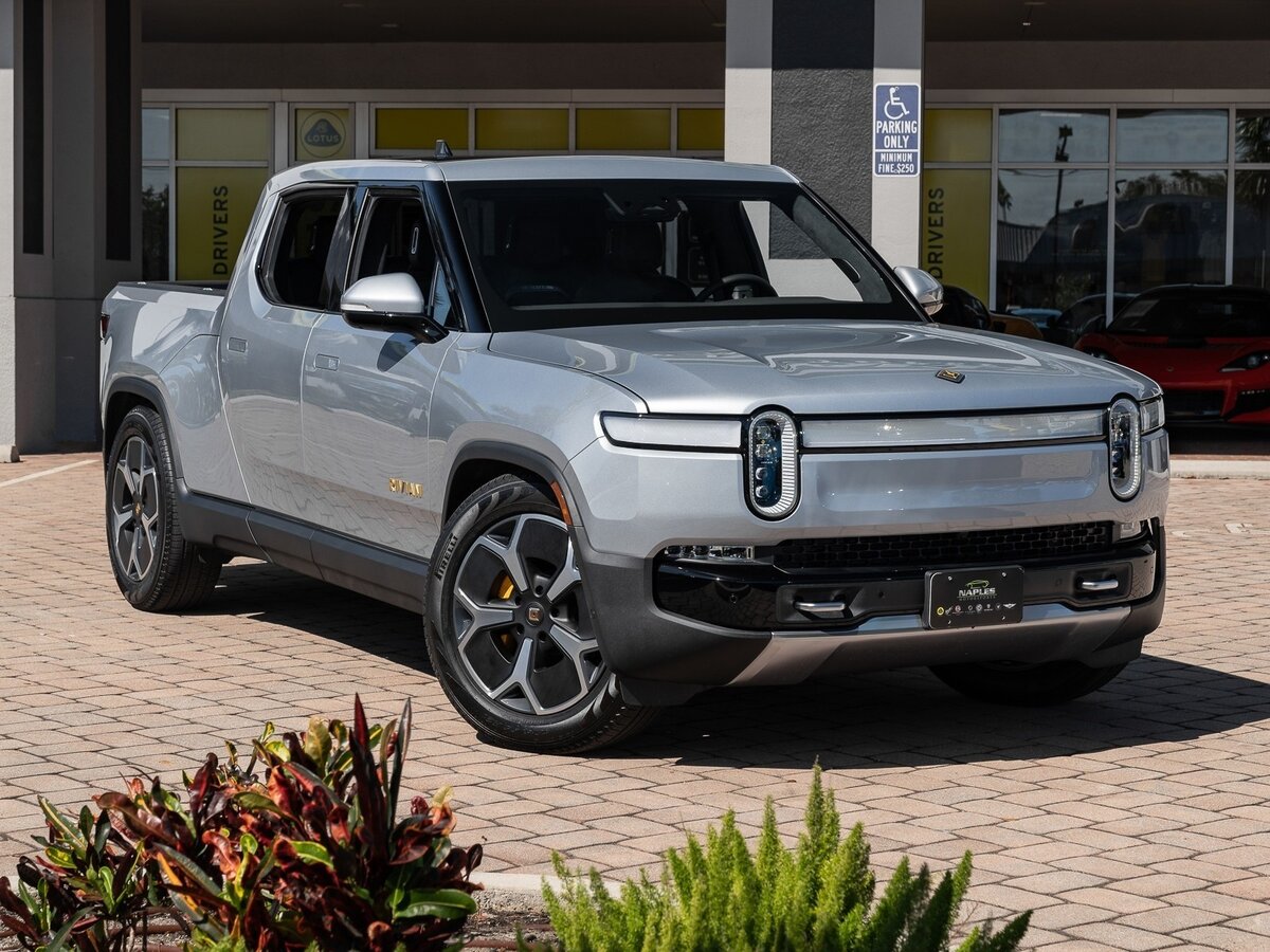 Rivian R1T QM Large