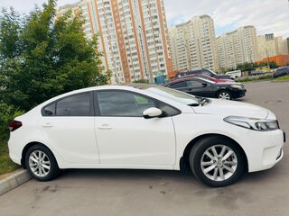 2017 Kia Cerato III Рестайлинг (Classic), белый, 1400000 рублей, вид 1